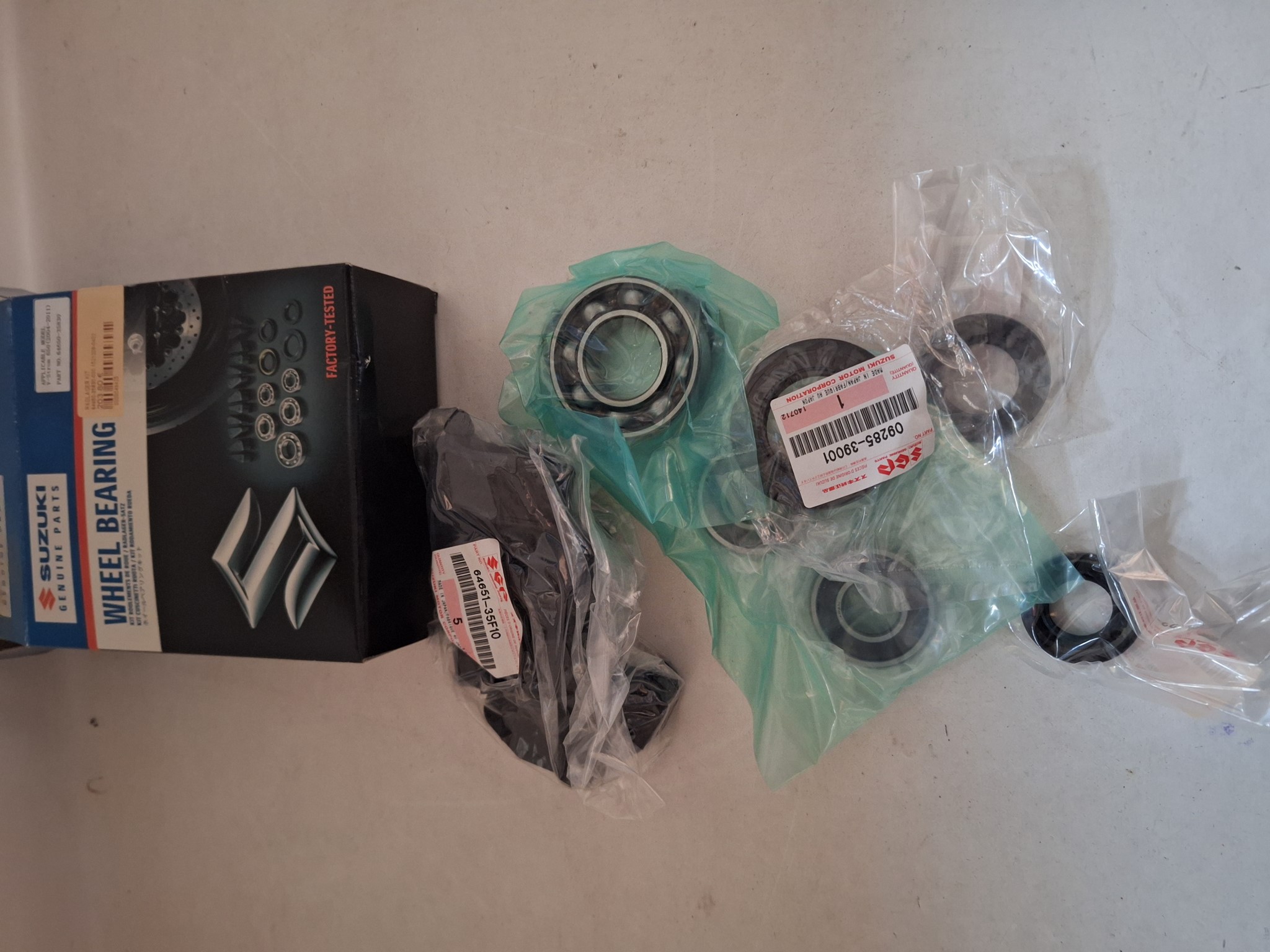 Picture of SUZUKI  RADLAGER KIT  64650-35830